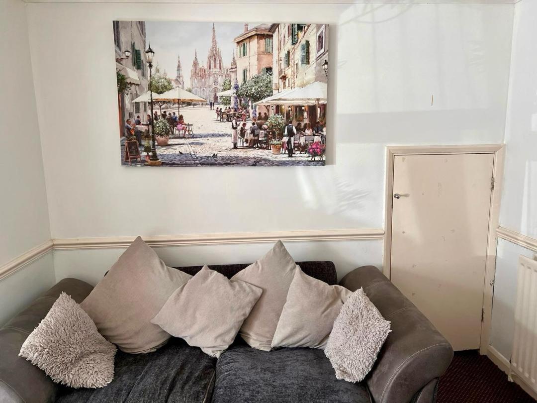 Clove, 3-4 Bed House With Garden, Free Parking, Sleeps 9 In Grays & Chafford Hundred Stifford Esterno foto