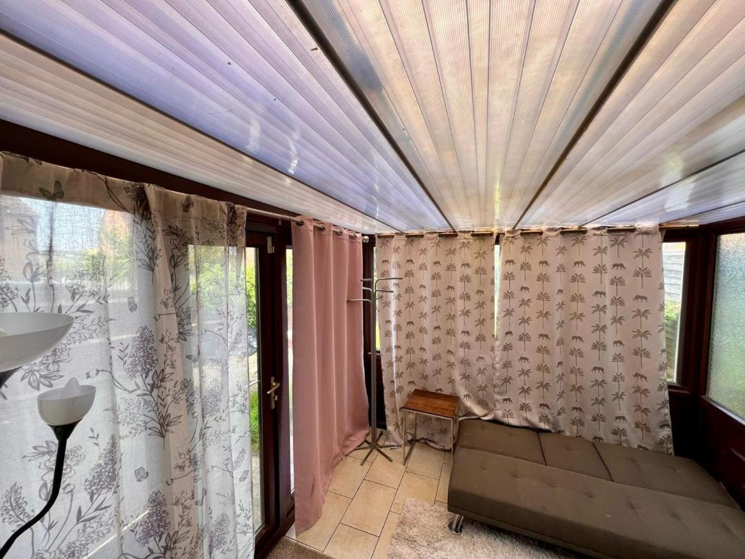 Clove, 3-4 Bed House With Garden, Free Parking, Sleeps 9 In Grays & Chafford Hundred Stifford Esterno foto
